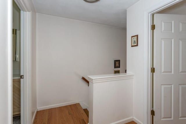 29 Benjamin Landing Ln Unit 29, Franklin, MA 02038 - hall with an upstairs landing, wood finished floors, and baseboards