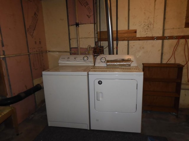 12C Oliver St Unit 12C, Haverhill, MA 01832 - laundry area featuring independent washer and dryer