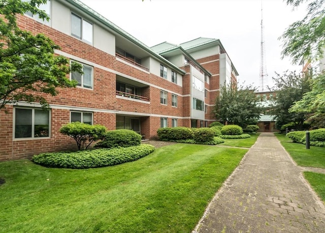 173 Oak Unit 208W, Newton, MA 02464 - view of building exterior