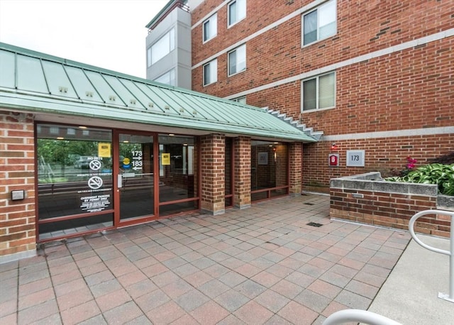 173 Oak Unit 208W, Newton, MA 02464 - view of patio / terrace
