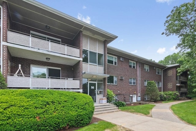 56 Jacqueline Rd Unit 12, Waltham, MA 02452 - view of building exterior