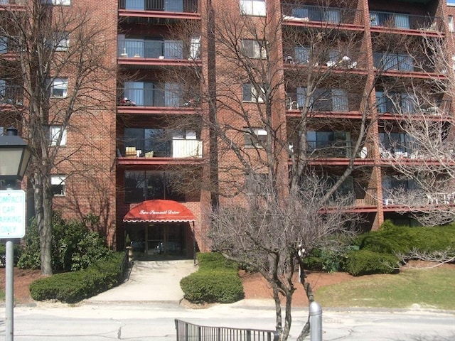 2 Summit Unit 68, Reading, MA 01867 - view of apartment building / complex
