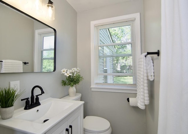 100 Haskin St, Springfield, MA 01109 - full bathroom with vanity and curtained shower