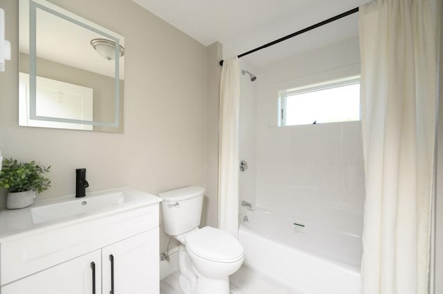 9 School St, Hull, MA 02045 - full bath with vanity, toilet, and shower / tub combo with curtain