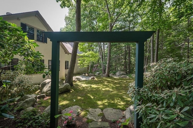 4 Dexter Ln, Manchester, MA 01944 - view of grassy yard