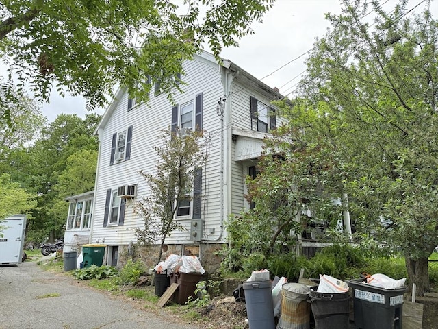 19 Davis St, Woburn, MA 01801 - view of side of property