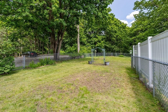 119 Clark St, Clinton, MA 01510 - view of yard
