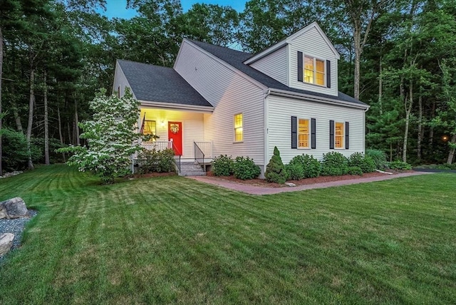 83 Partridge Hill Rd, Sutton, MA 01590 - view of front facade featuring a front yard and roof with shingles