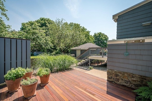 deck with stairs