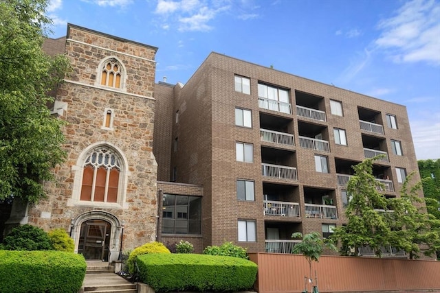 321 Harvard St Unit 302, Cambridge, MA 02139 - view of apartment building / complex