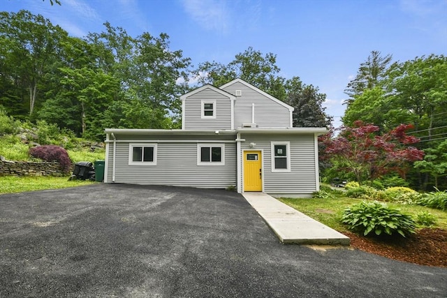 view of front of home with driveway