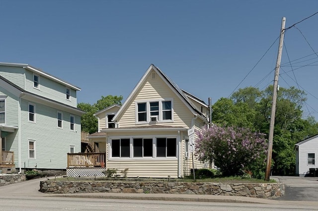 14 Sutton Ave, Oxford, MA 01540 - view of front of home