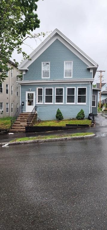 8 Suffield St, Worcester, MA 01610 - view of front of home