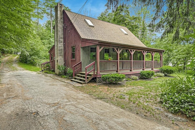 view of front of house featuring a porch