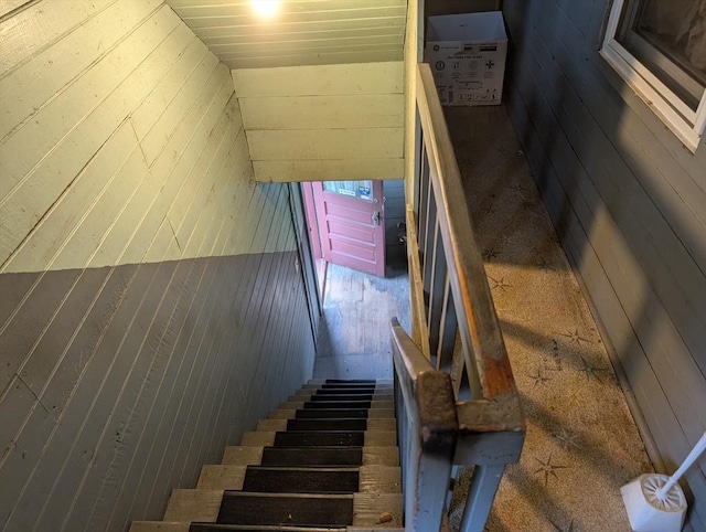 5 Hall St, Webster, MA 01570 - view of stairway