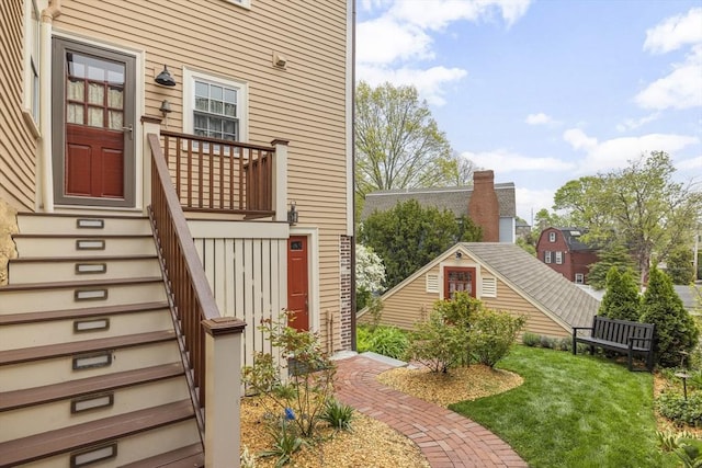6 Lee St, Marblehead, MA 01945 - doorway to property with a lawn