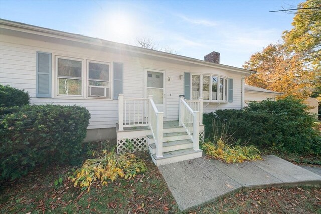 view of front of house with a front yard