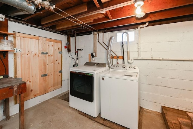 washroom featuring independent washer and dryer