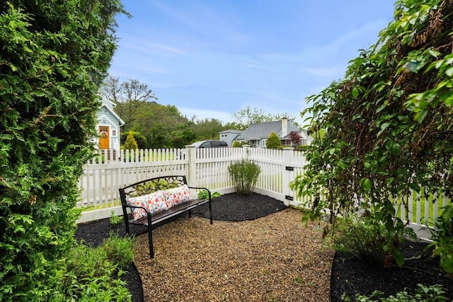 8 Warren Rd, Marblehead, MA 01945 - view of yard