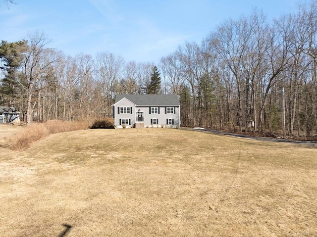 view of front facade with a front lawn