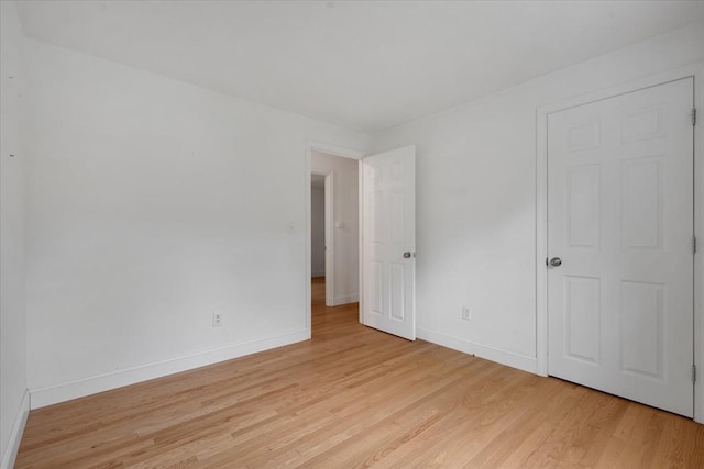 25 Liam Ln, Barnstable, MA 02632 - unfurnished bedroom featuring light wood-style floors and baseboards