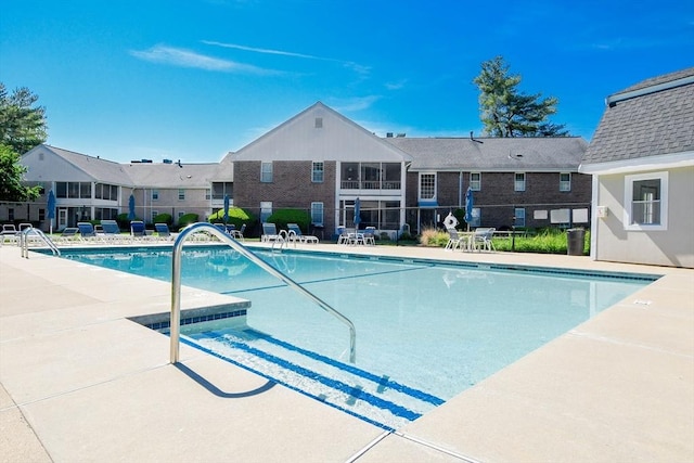 20 Patricia Dr Unit 20, Stoughton, MA 02072 - community pool with a patio