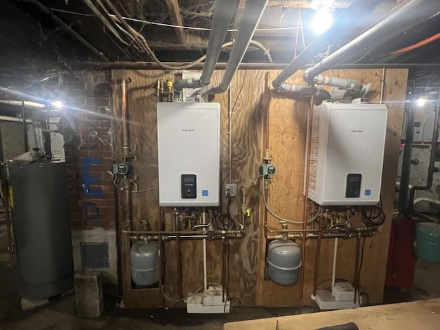 2 Stanton St, Boston, MA 02124 - utilities featuring water heater