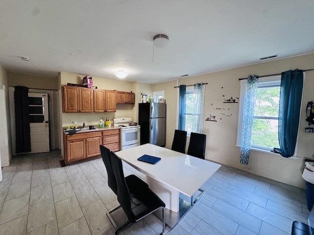 14 Gage St, Worcester, MA 01605 - view of dining area