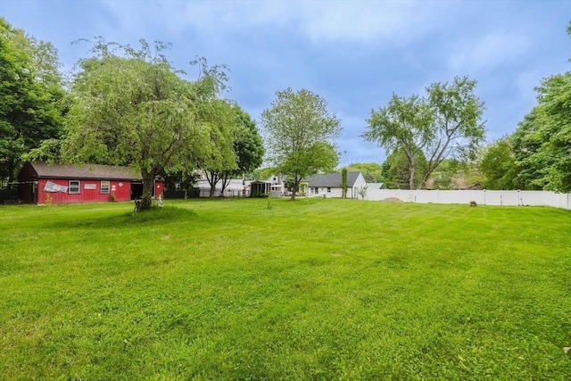 700 S Main St, Bellingham, MA 02019 - view of yard