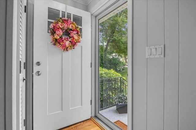 24 Stagecoach, Medfield, MA 02052 - foyer entrance with crown molding