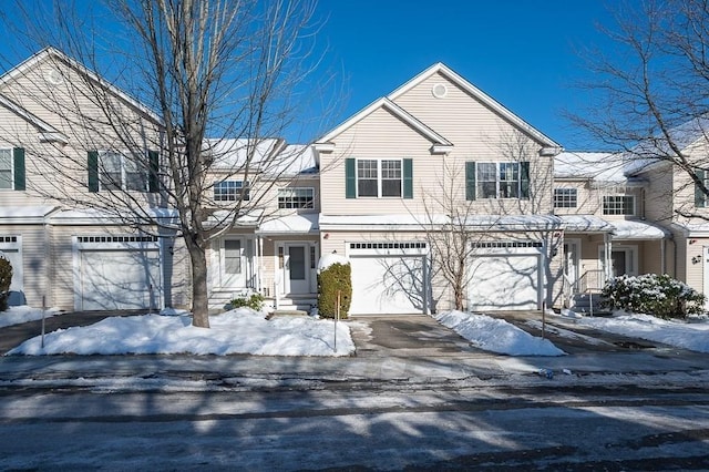 view of front facade featuring a garage