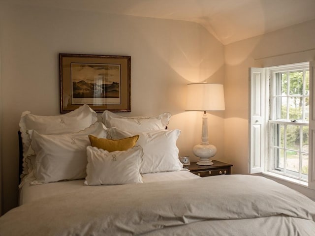 11 Water St, Duxbury, MA 02332 - bedroom with lofted ceiling