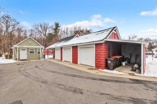 view of detached garage