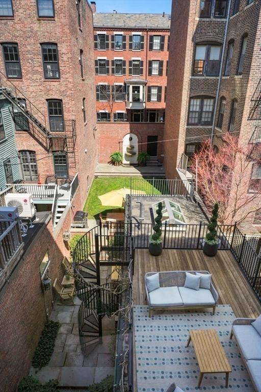 101 Pinckney St, Boston, MA 02114 - view of balcony