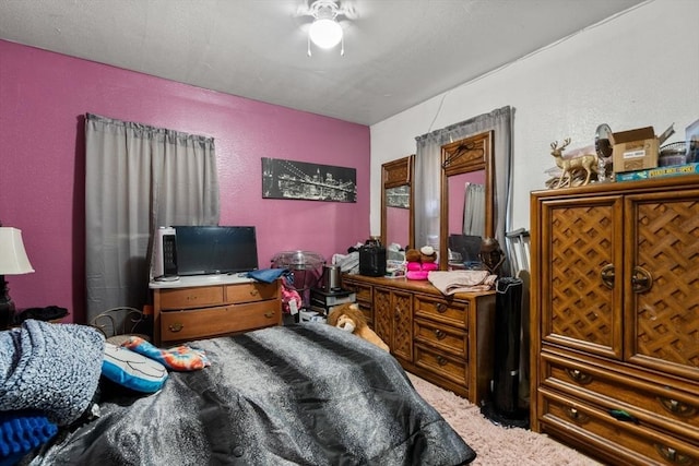 404-406 Franklin St, Springfield, MA 01104 - carpeted bedroom with a textured wall and a ceiling fan