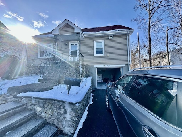 view of front of home featuring a garage