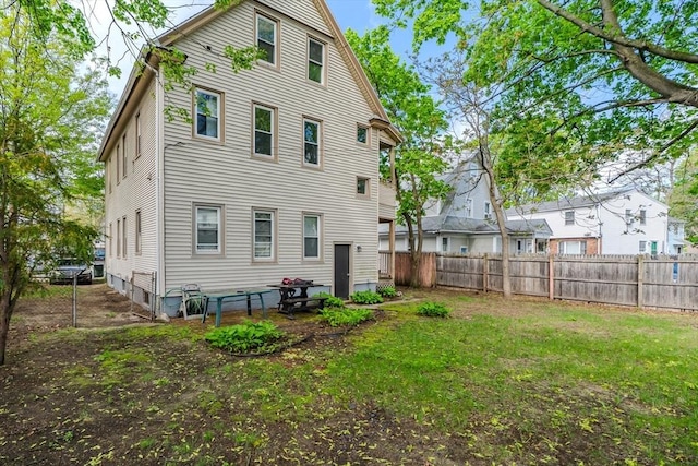 33-35 Claremont St, Springfield, MA 01108 - view of back of property