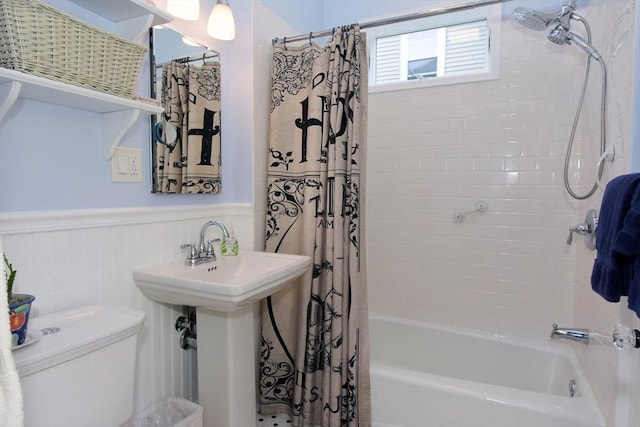 27 Ocean Ave Unit 1, Salem, MA 01970 - bathroom with wainscoting and shower / bath combo with shower curtain
