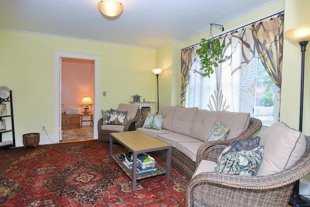 27 Ocean Ave Unit 1, Salem, MA 01970 - living area with crown molding