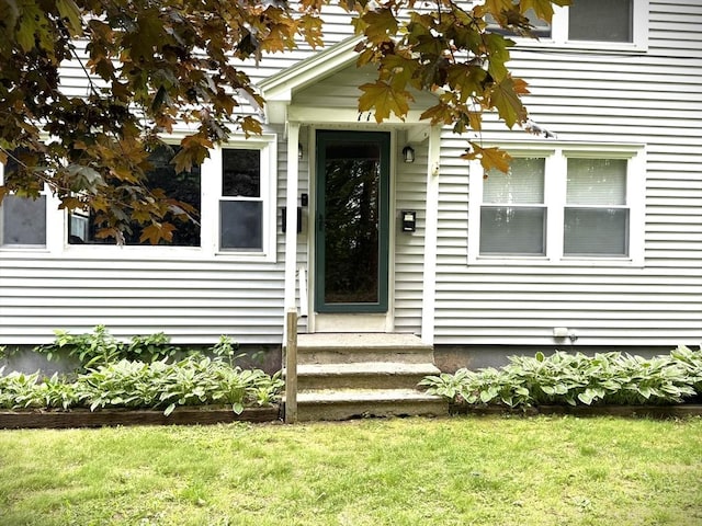11 Park Rd, Webster, MA 01570 - entrance to property with a yard