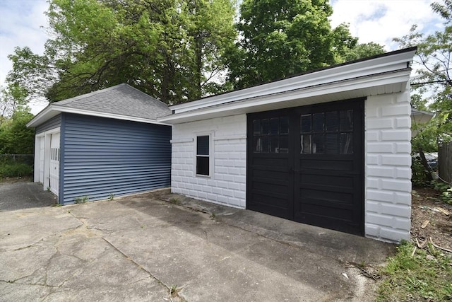 view of detached garage