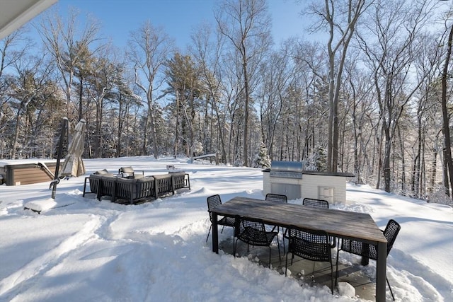 exterior space featuring outdoor dining space