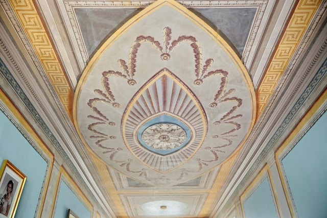 detailed view of crown molding