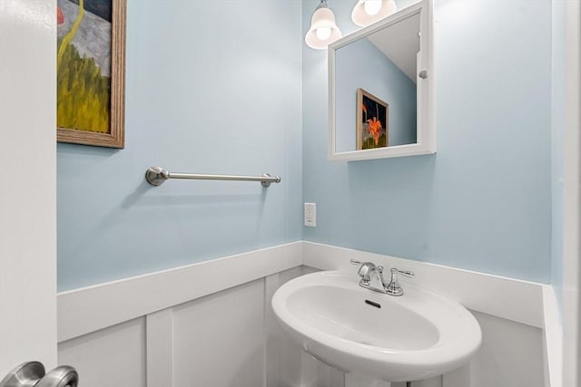 94 Kimball Rd, Amesbury, MA 01931 - bathroom featuring a sink