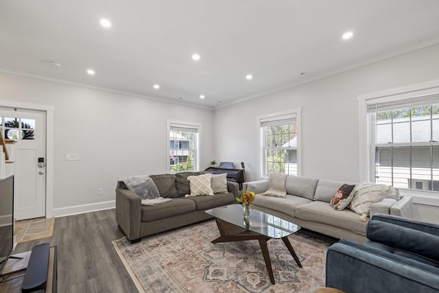 living area featuring recessed lighting, baseboards, ornamental molding, and dark wood-style floors