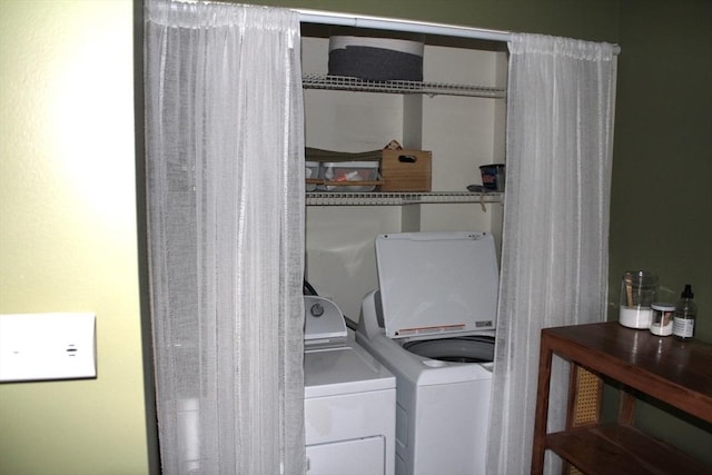 235 State St Unit 311, Springfield, MA 01103 - laundry area featuring independent washer and dryer