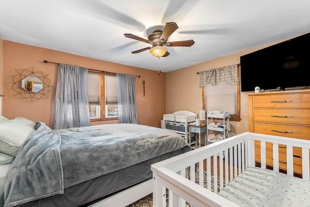 bedroom featuring a ceiling fan