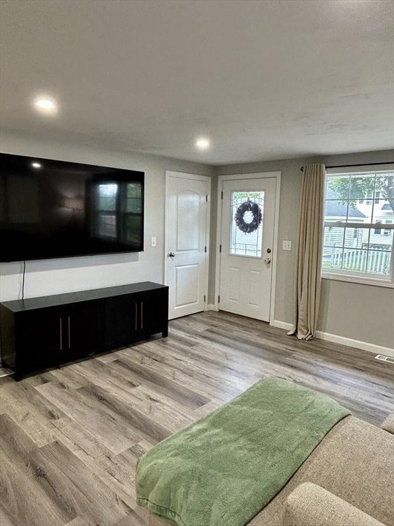 1 Sunderland Ter, Worcester, MA 01604 - foyer featuring wood finished floors and recessed lighting