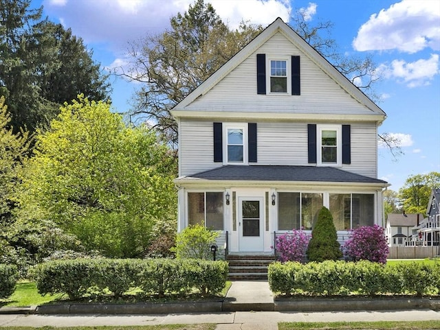 view of american foursquare style home