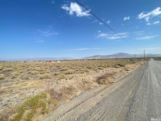 Listing photo 3 for 3935 June Ct, Fernley NV 89408